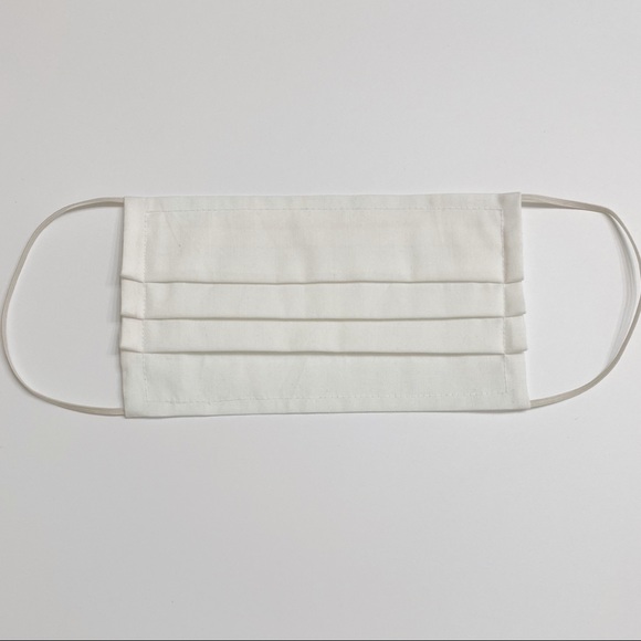 WHITE Pleated FACE MASK with filter Pocket - Picture 2 of 3